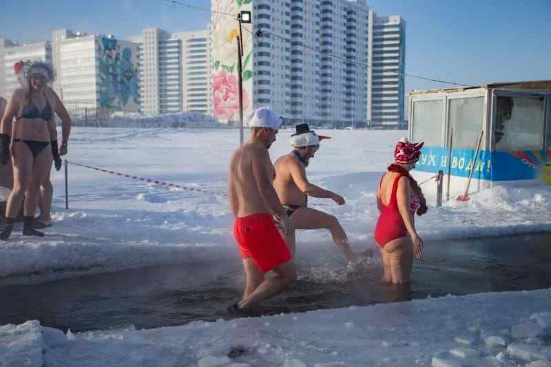 Новосибирские Деды Морозы в трусах прославились на всю Россию