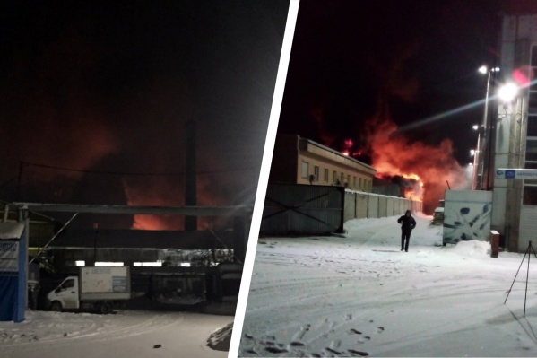 Рано утром в промышленной зоне Кировского района загорелось здание