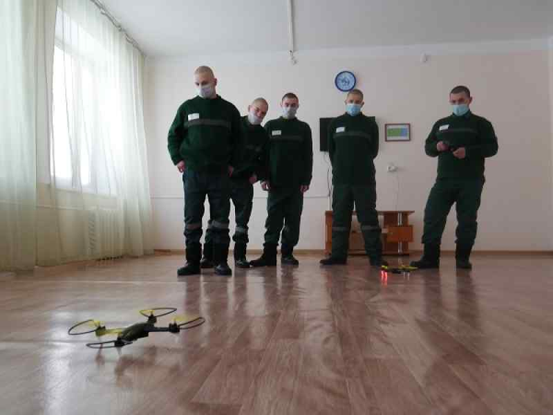 Колония в Новосибирске учит заключенных управлять беспилотниками