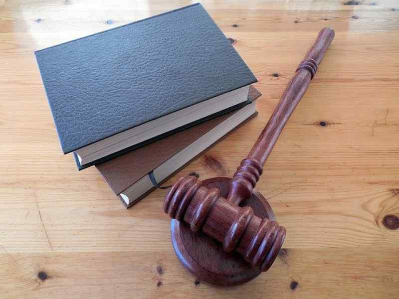 Подозреваемого в подлоге бердского пристава освободили от уголовной ответственности