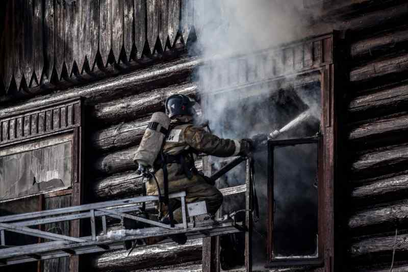 Пожарный извещатель не нашли в доме, где пятеро детей отравились дымом