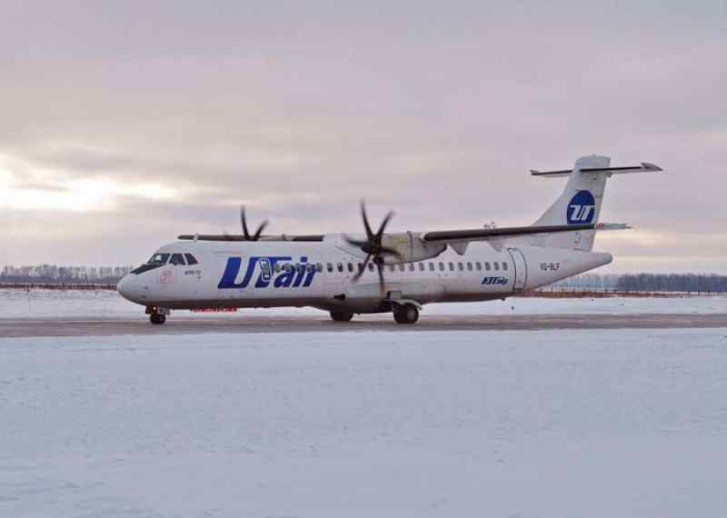 Самолет из Новосибирска вернулся в Толмачево из-за отказа двигателя