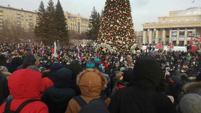 «Свободу!»: тысячи новосибирцев вышли на акцию в поддержку Навального