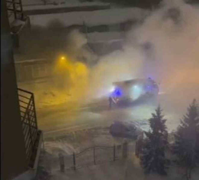 В центре Новосибирска сгорел гриль-бар