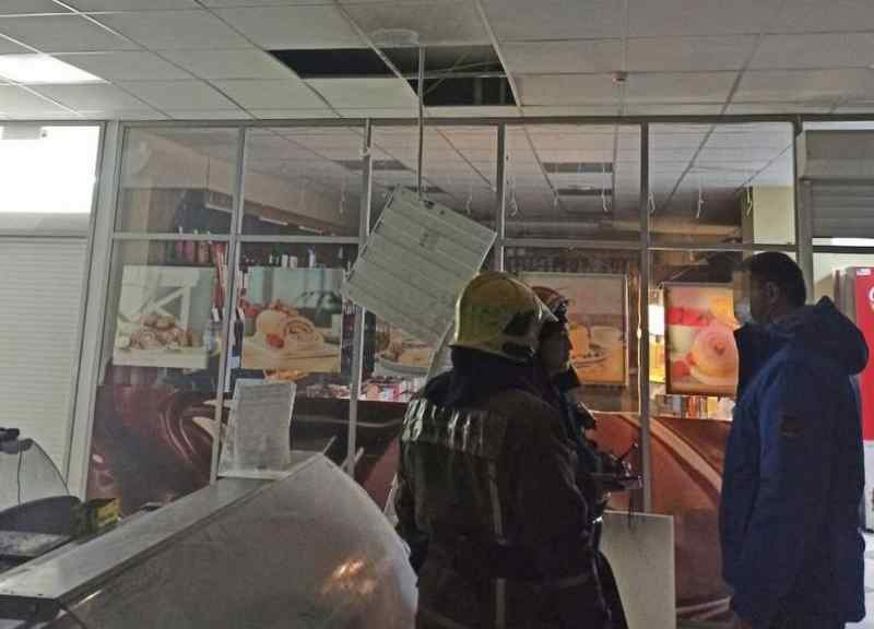 В новосибирском торговом центре из-за короткого замыкания произошёл пожар