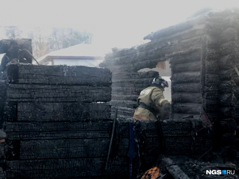 «Еще деньги за дом не отдали»: что известно про семью, у которой в пожаре погибли двое детей