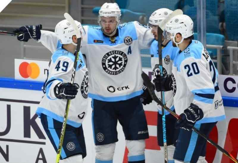 Хоккейная «Сибирь» одержала феноменальную победу