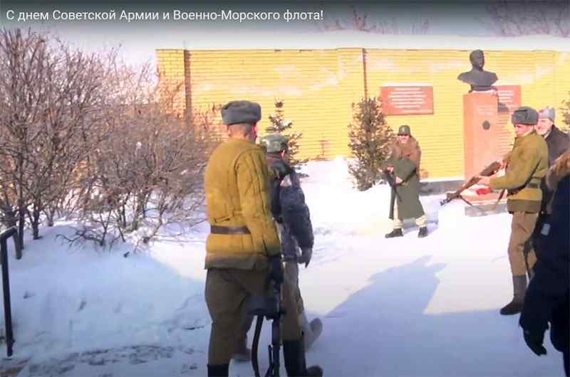 Коммунисты расстреляли бандеровца у памятника Сталину в Новосибирске