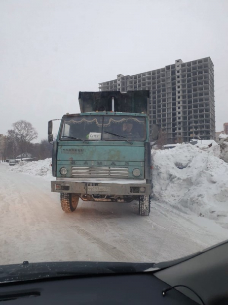 Новосибирцы жалуются на плохую уборку снега: куда обращаться?