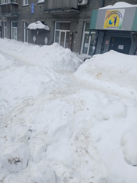 Новосибирцы жалуются на плохую уборку снега: куда обращаться?