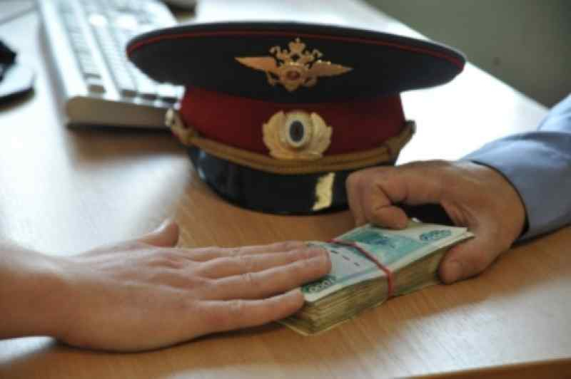 Полицейский в Новосибирске продавал мертвые души по 10 тысяч рублей
