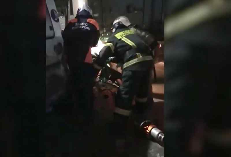 Спасатели извлекли сибирячку из покореженного авто под Новосибирском