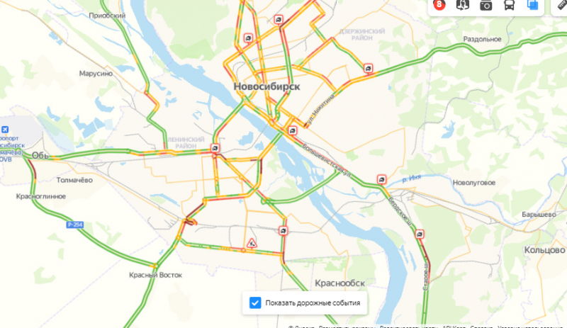 «Стоим от самой Первомайки в три ряда»: Новосибирск сковали гигантские пробки