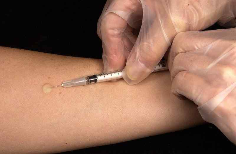 Ученый из Новосибирска рассказал о побочных эффектах прививки от COVID-19