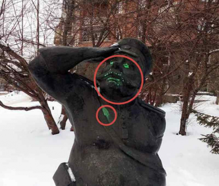 «Всегда зеленый»: вандалы испортили Памятник светофору