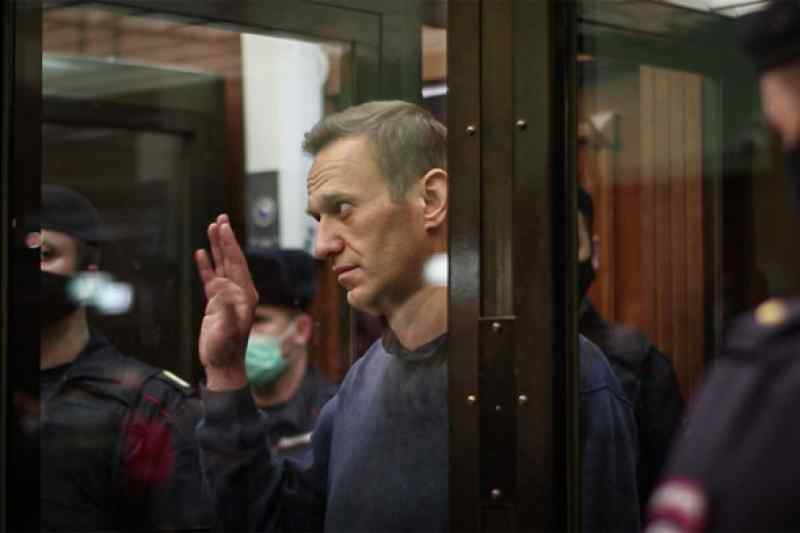 Навальный выплатит полмиллиона рублей Пригожину за пост в Twitter
