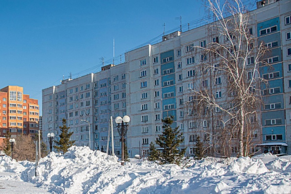 Новосибирец выпал из окна 9-этажки в Советском районе
