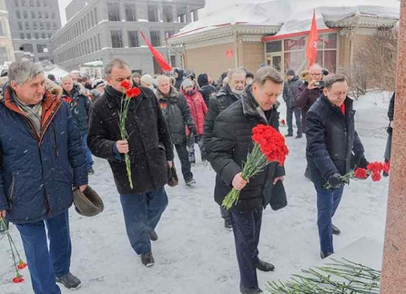 Новосибирский мэр почтил память Иосифа Сталина