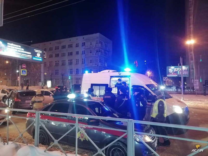 Пьяный угонщик избил мужчину и попал в ДТП в центре Новосибирска