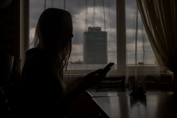 Родителей пугают предупреждениями о массовом самоубийстве подростков в Новосибирске. Что говорят в СК?