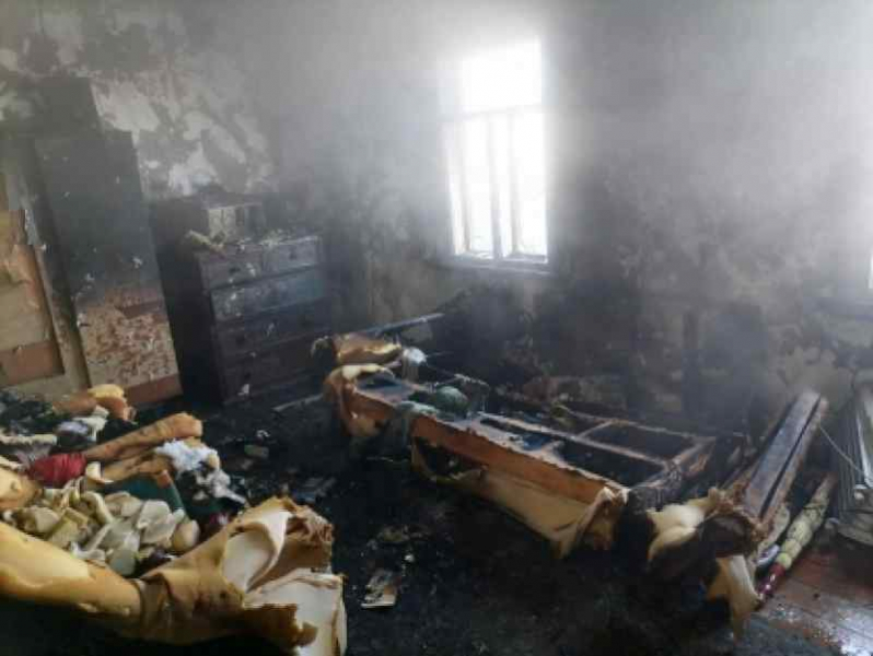 Стали известны подробности пожара под Новосибирском, откуда увезли трех детей с отравлением