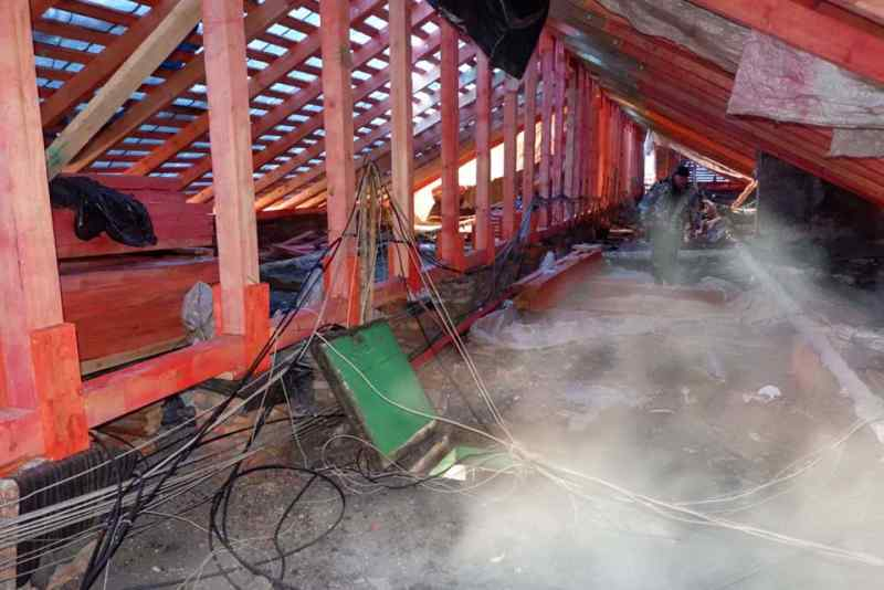 Замерзающие новосибирцы хотят показать свой дом без крыши Мишустину