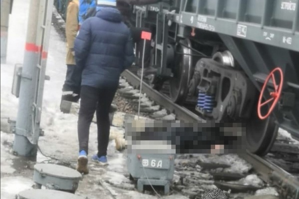 Женщина погибла под колесами поезда в Новосибирске
