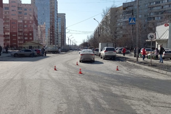 Две девочки попали в больницы после ДТП в Новосибирске
