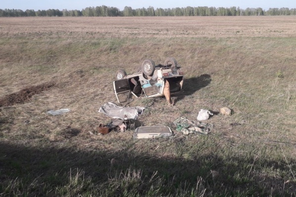 «Опрокинулся в кювет»: 66-летний мужчина погиб в аварии в Новосибирской области