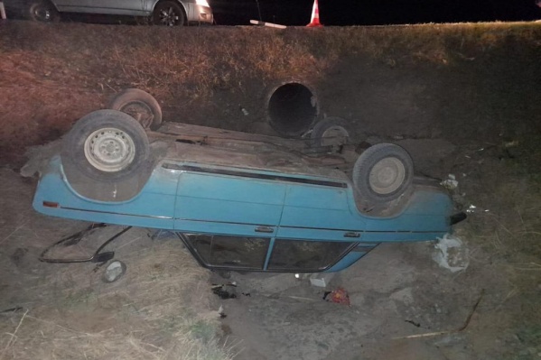 Под Новосибирском пьяный водитель на «Жигулях» слетел в кювет — погибла его пассажирка