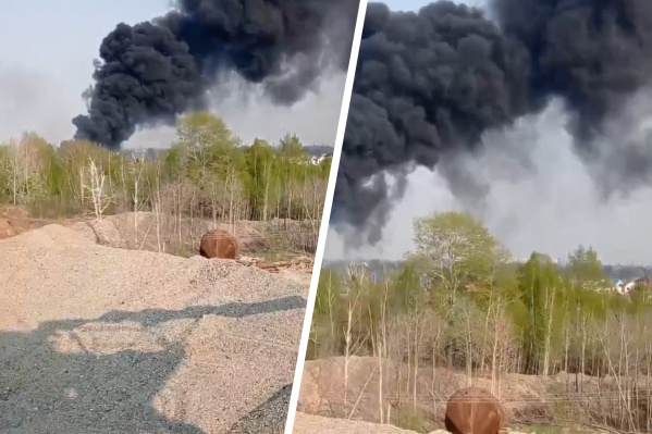 В Ленинском районе возле СНТ произошел масштабный пожар — дым был заметен даже на правом берегу (видео)