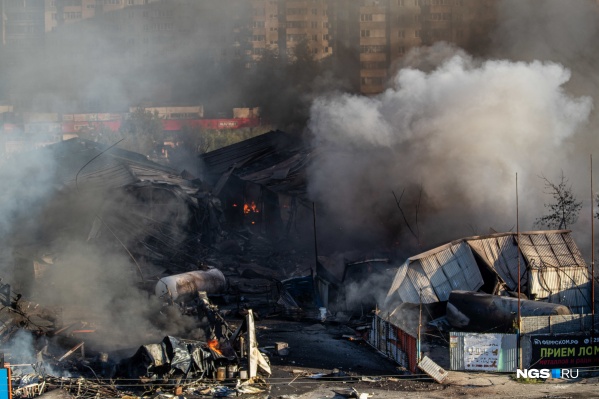 6 человек находятся в реанимации после пожара на заправке в Новосибирске