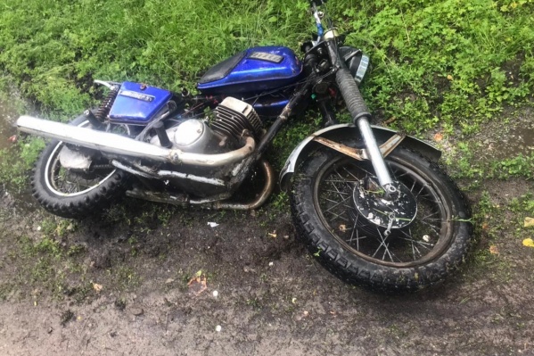 В Новосибирской области разбились два молодых мотоциклиста