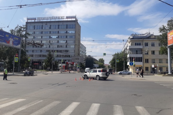 Авария в центре Новосибирска: пострадали пять человек, двоих детей увезли в больницу